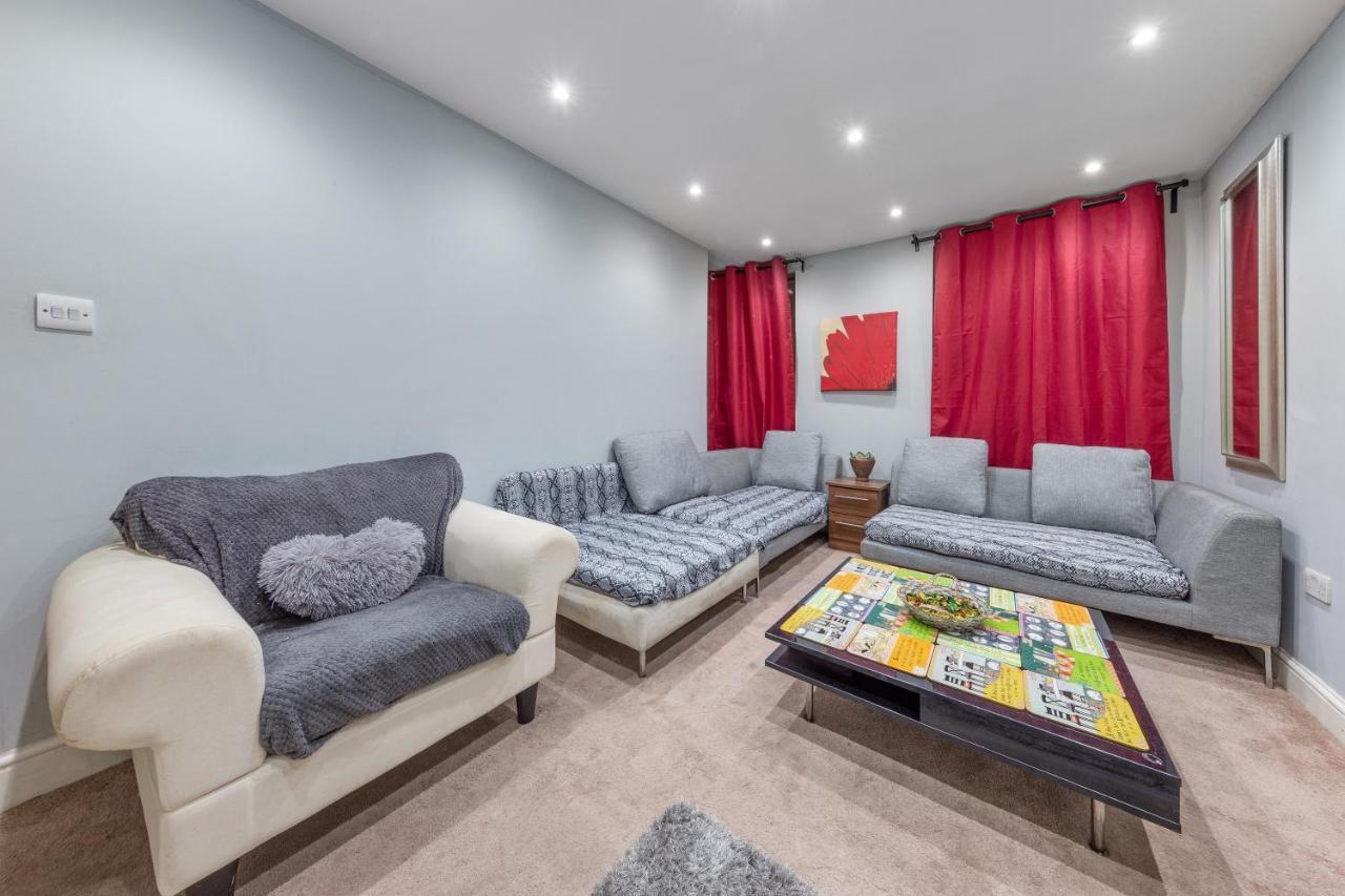 Elegant And Chic 2-Bedroom Basement Apartment In Paddington Londen Buitenkant foto